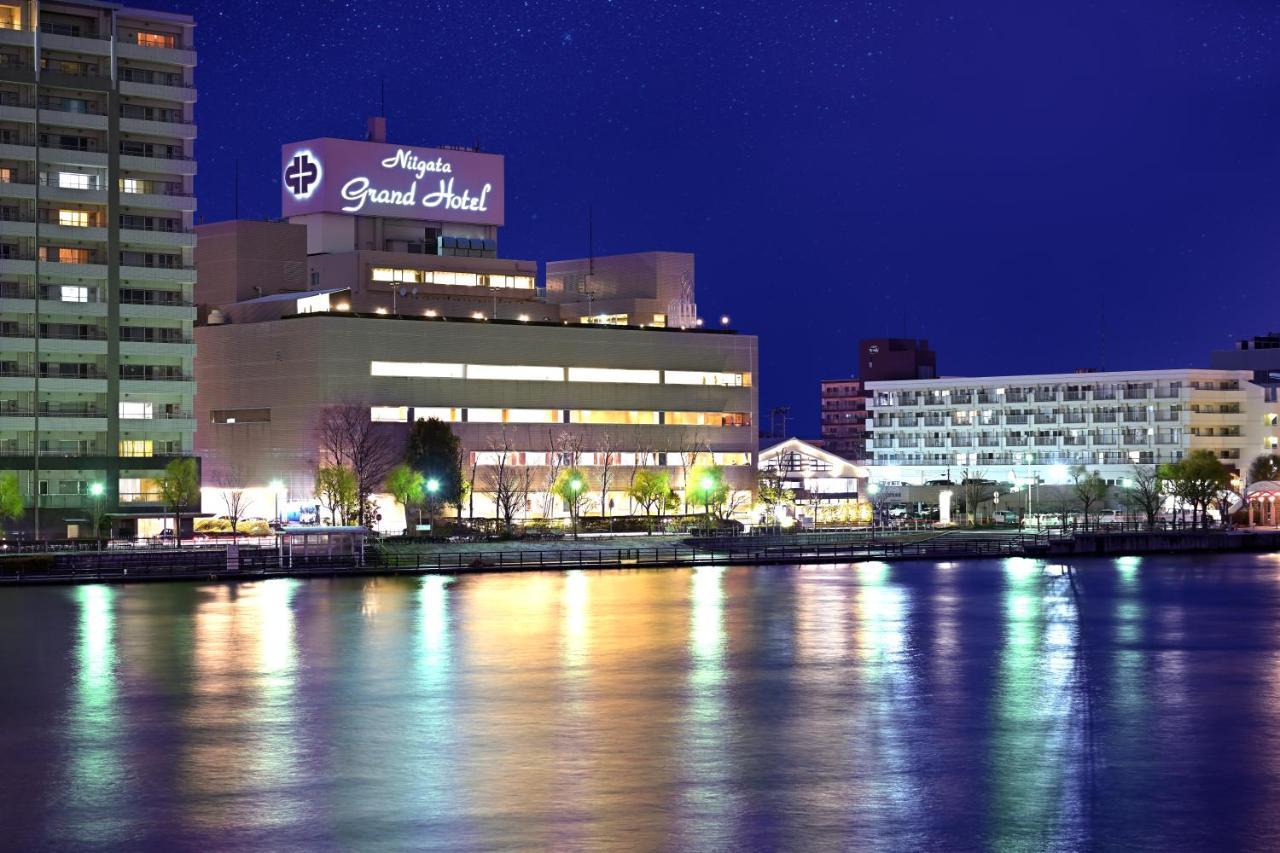 Niigata Grand Hotel Bagian luar foto