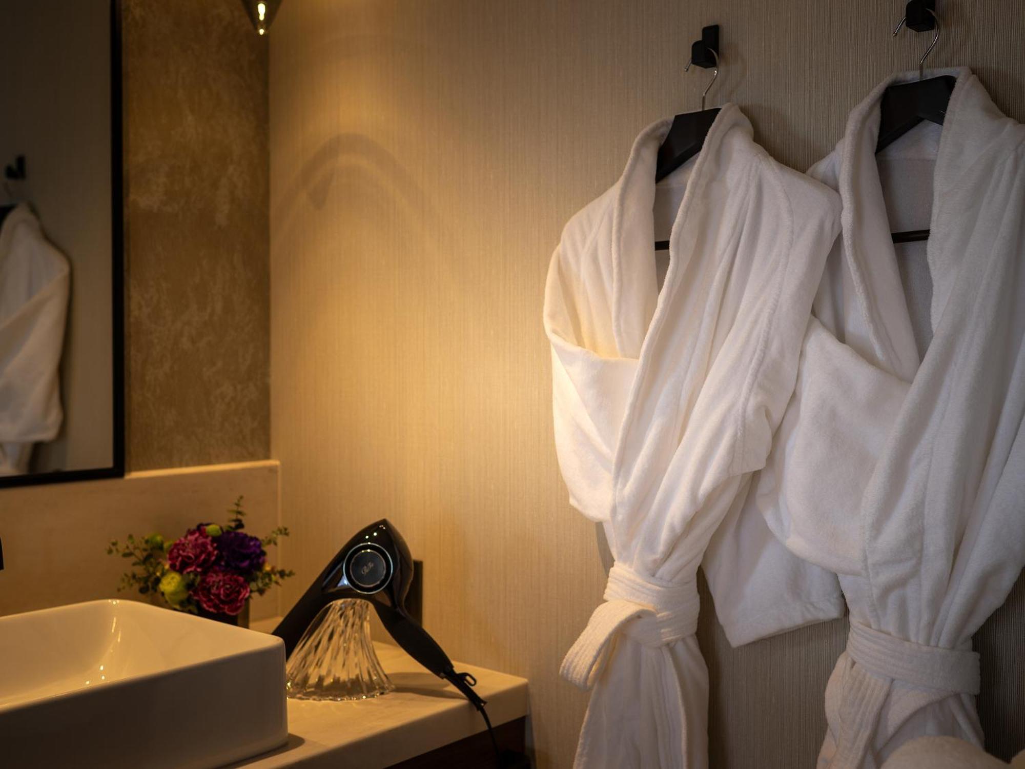 Niigata Grand Hotel Bagian luar foto